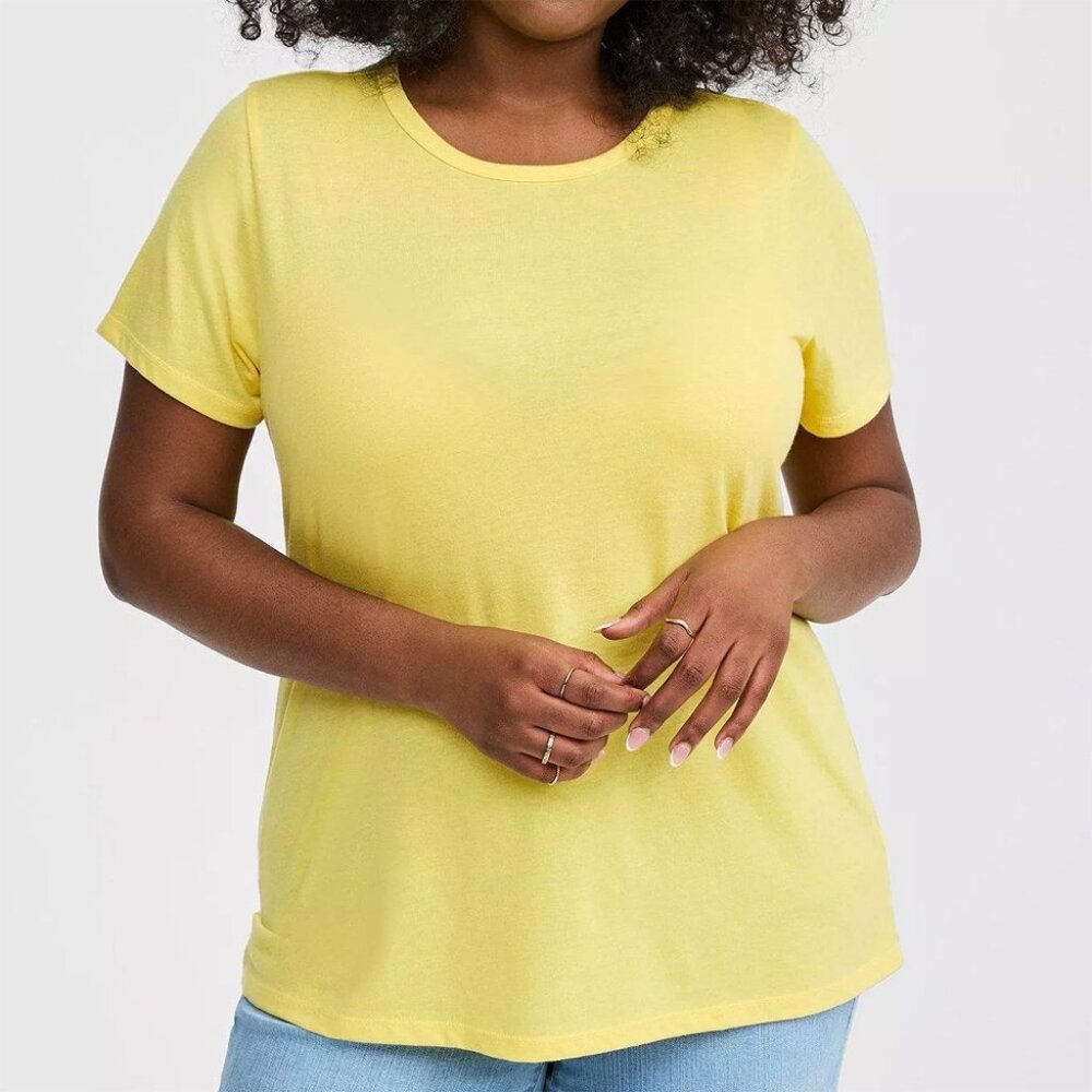 Plus Size Torrid 4 / 4X Snapdragon Yellow Everyday Signature Jersey Crew Tee NWT